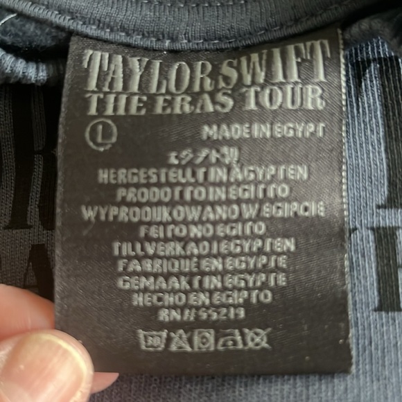 Taylor Swift Eras Tour Blue Crewneck Sweatshirt Large NWT - Picture 4 of 8